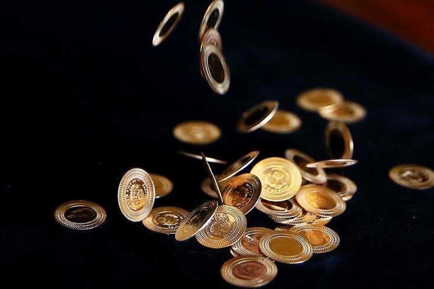 Altın Fiyatlarında Rekor Dönüş ve Geleceğe Dair Analizler