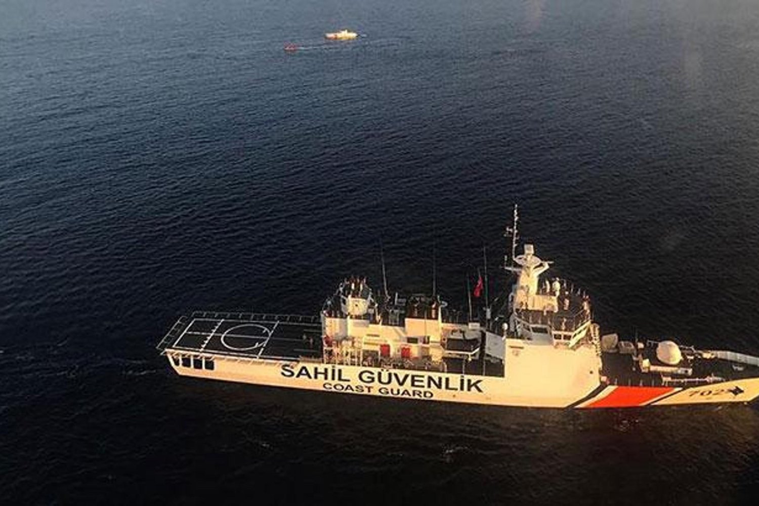 Kaçak Göçmenleri Taşıyan Bot Battı! 14 Ölü, 15 Gözaltı