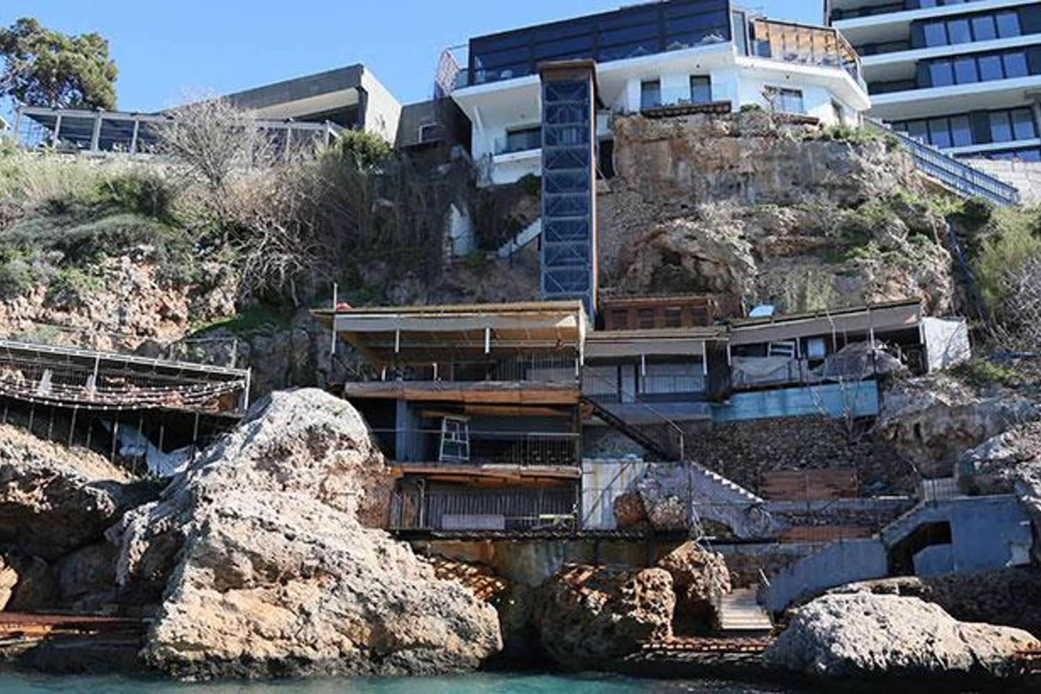 Antalya Falezlerindeki Kaçak Yapılara Darbe: Tahribat Raporu Açıklandı