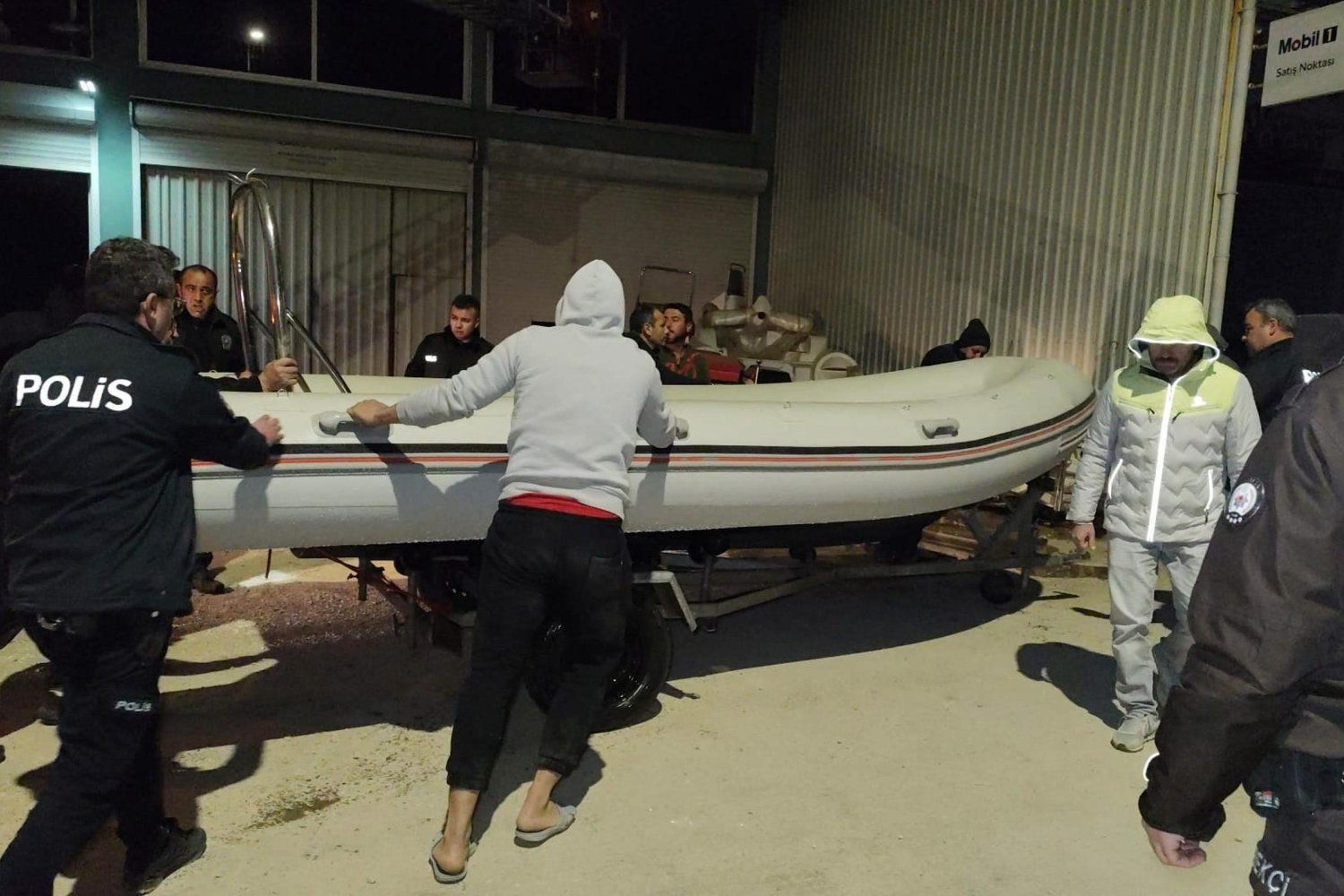 Manavgat'ta Fibertke Bakım İş yerinde Yangın Çıktı, Çalışan Ağır Yaralandı