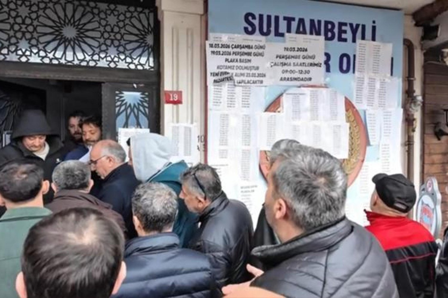 APP Plaka Denetimleri Tedirginlik Yarattı: Vatandaşlar Plaka Değişiminde Zorluklarla Karşılaşıyor