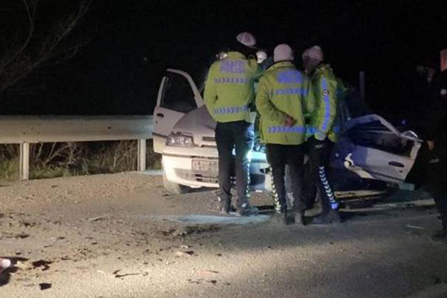 Kaza Sonrası Ağır Can Kaybı: Otomobil ve Kamyonet Çarpışması Yeni Korkutucu Detaylar