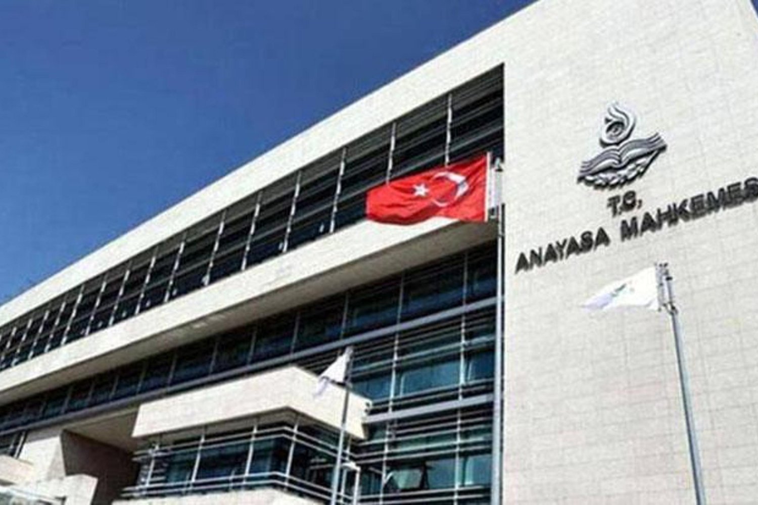 Yüksek Mahkeme AYM, Türk Eczacıları Kanunu'nun Disiplin Maddesini İptal Etti!