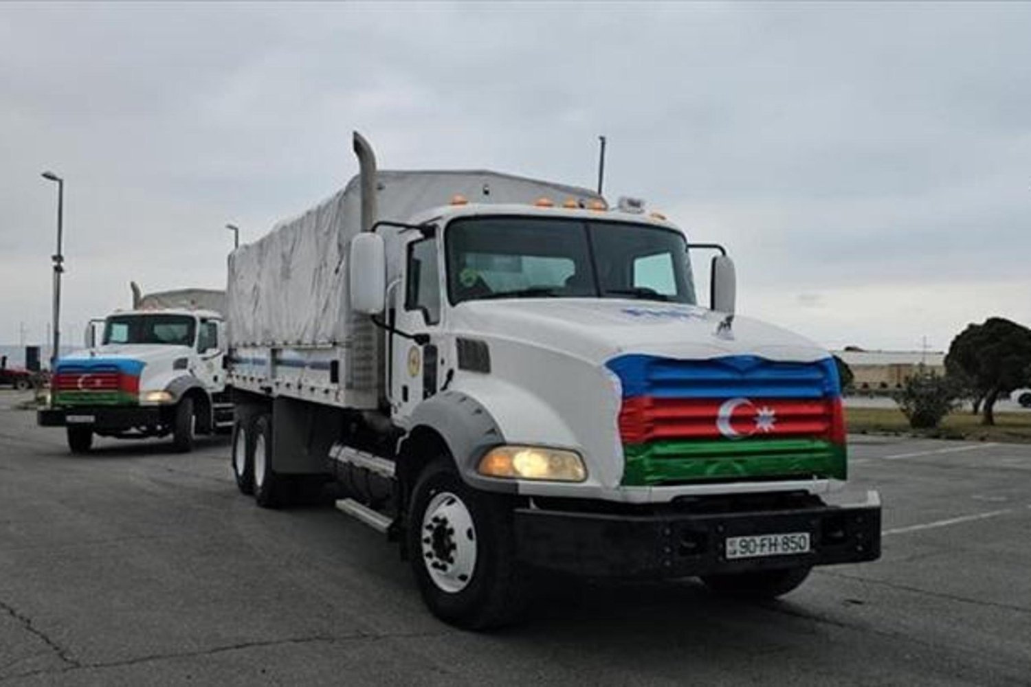 Azerbaycan'dan İran'a 82 Ton İnsani Yardım Gönderildi