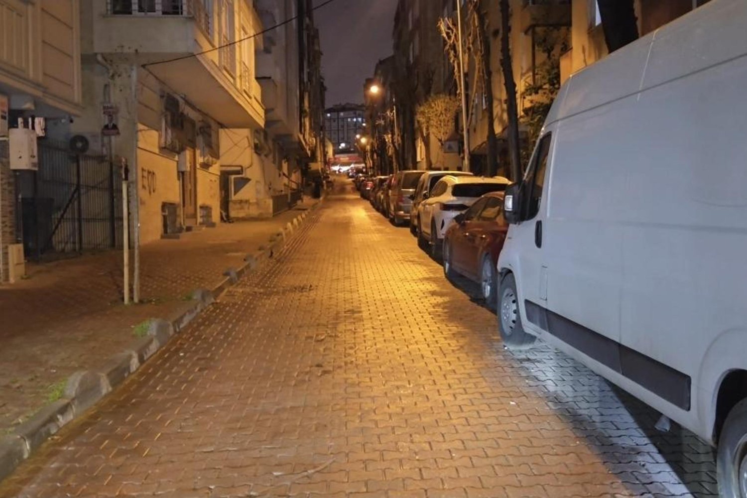 Bahçelievler'de Silahlı Saldırı: Genç Yaralandı!