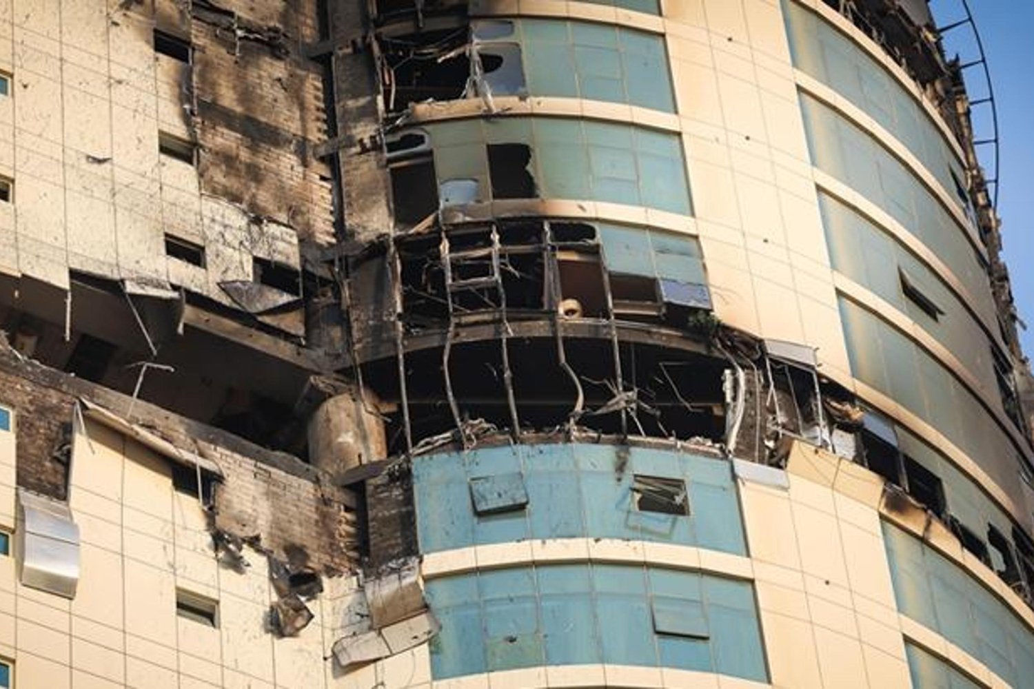 Bahreyn'de İran Saldırısı: 1 Ölü, 8 Yaralı