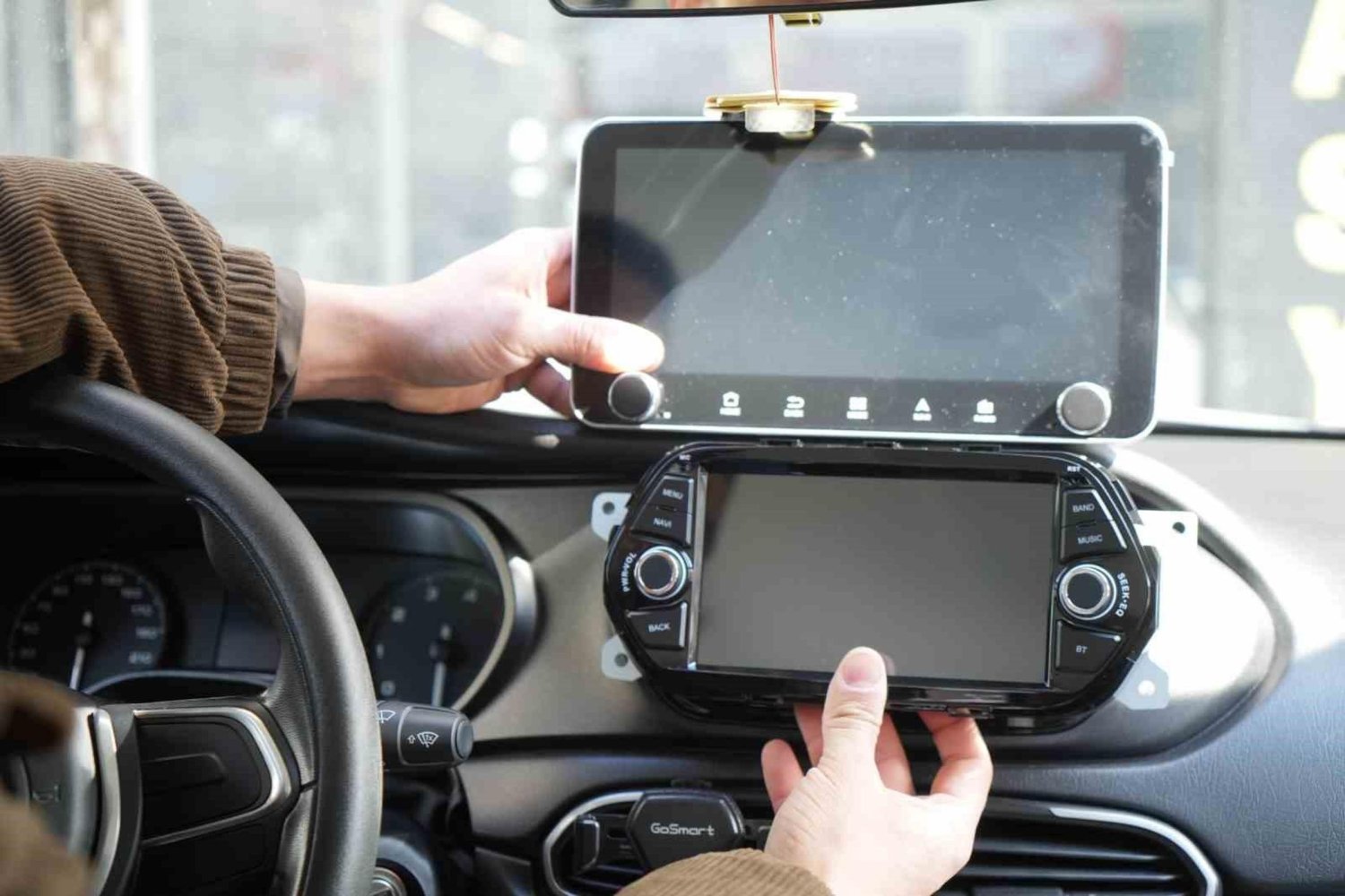 Araçlardaki Ekran ve Ses Sistemleri Yasakları ve Cezalar Güncellendi