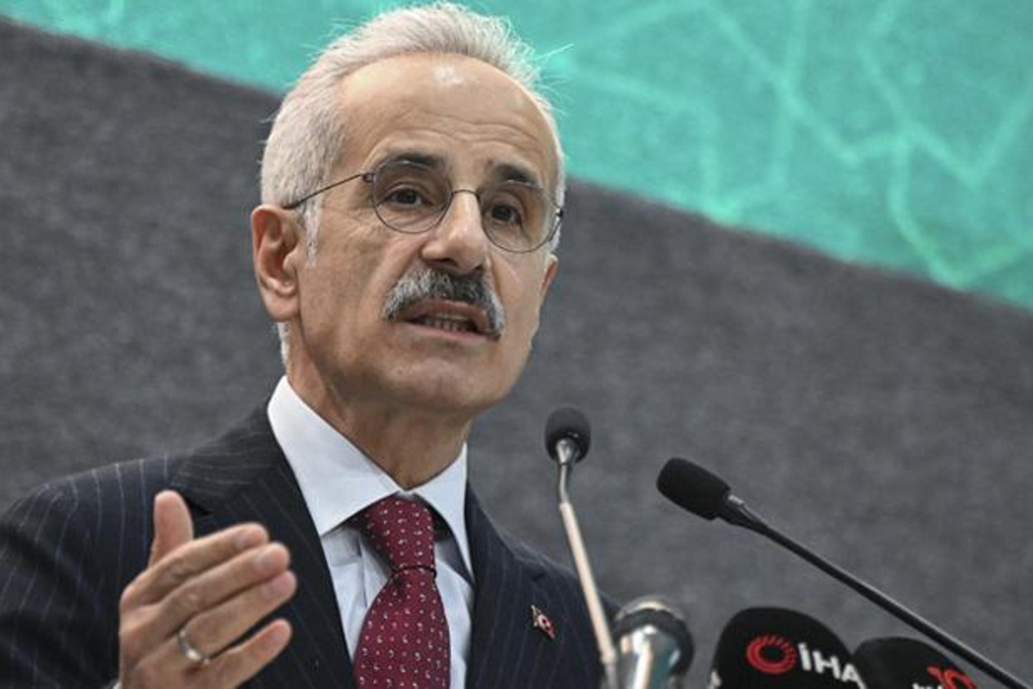 Hürmüz Boğazı'ndaki Gelişmeler: Türk Gemileri Güvenlik Alarmında