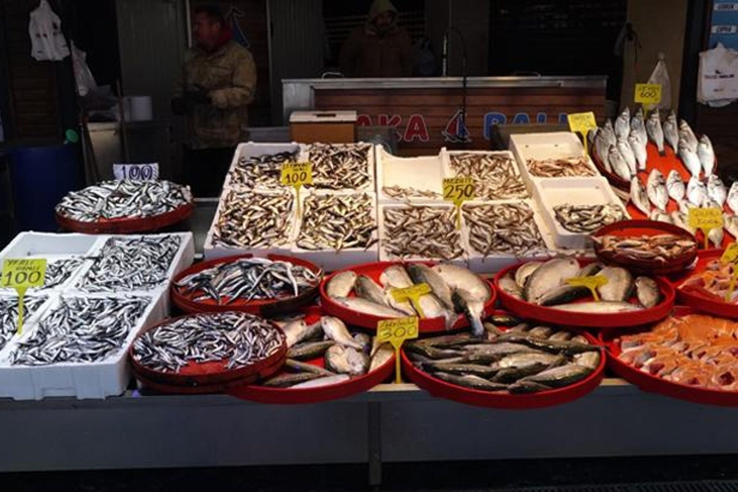 Balık Tezgahlarında Ramazan Sonu Bol Balık Sezonu Dolu Dolu Devam Ediyor