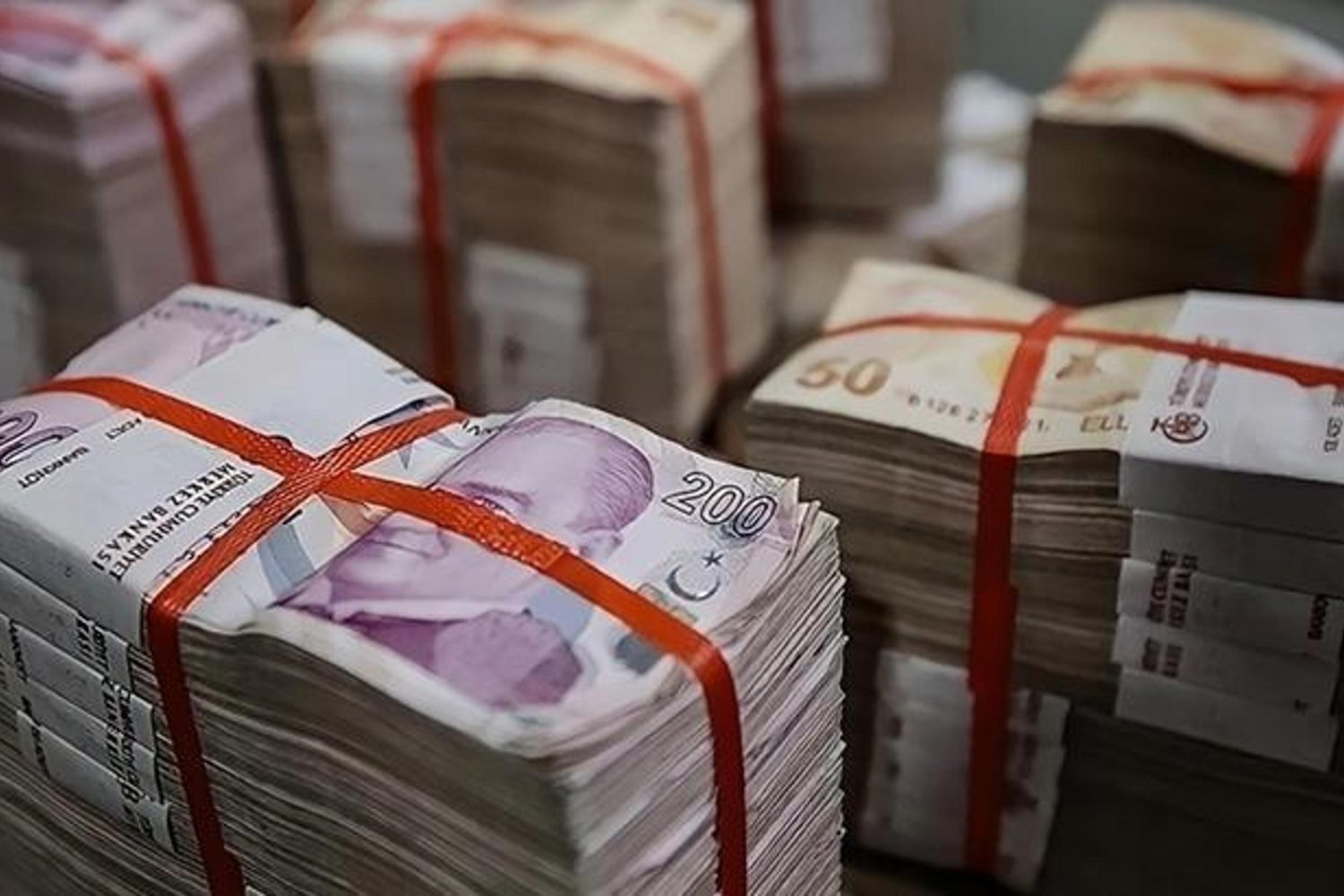 Türkiye Ekonomisi Güçleniyor: Banka Mevduatı ve Kredi Artışıyla Dikkat Çekiyor