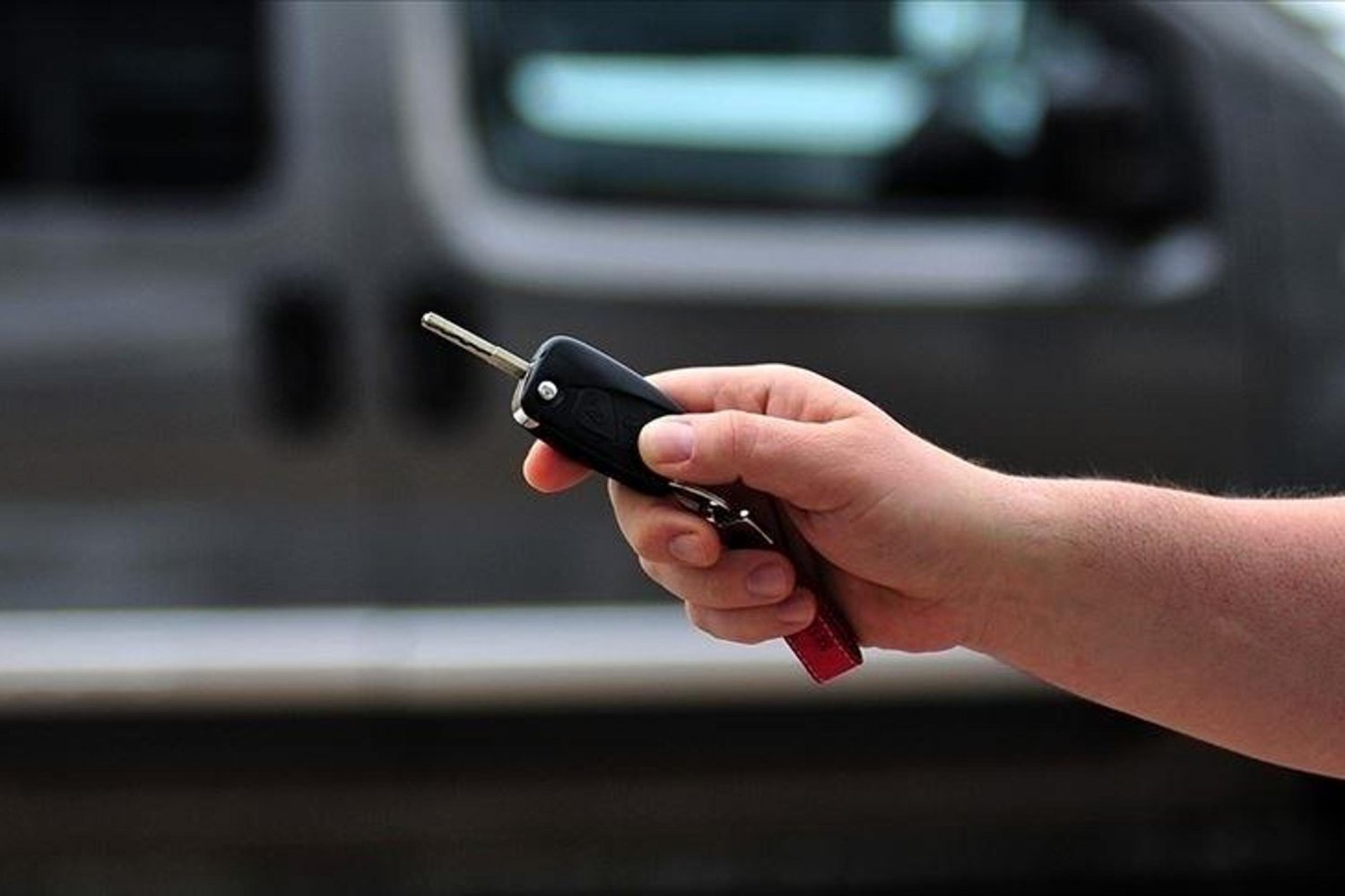 Dünyanın Dört Bir Yanında Otomobil Fiyatlarında Artış Endişesi Artarken Faizler Yükseldi