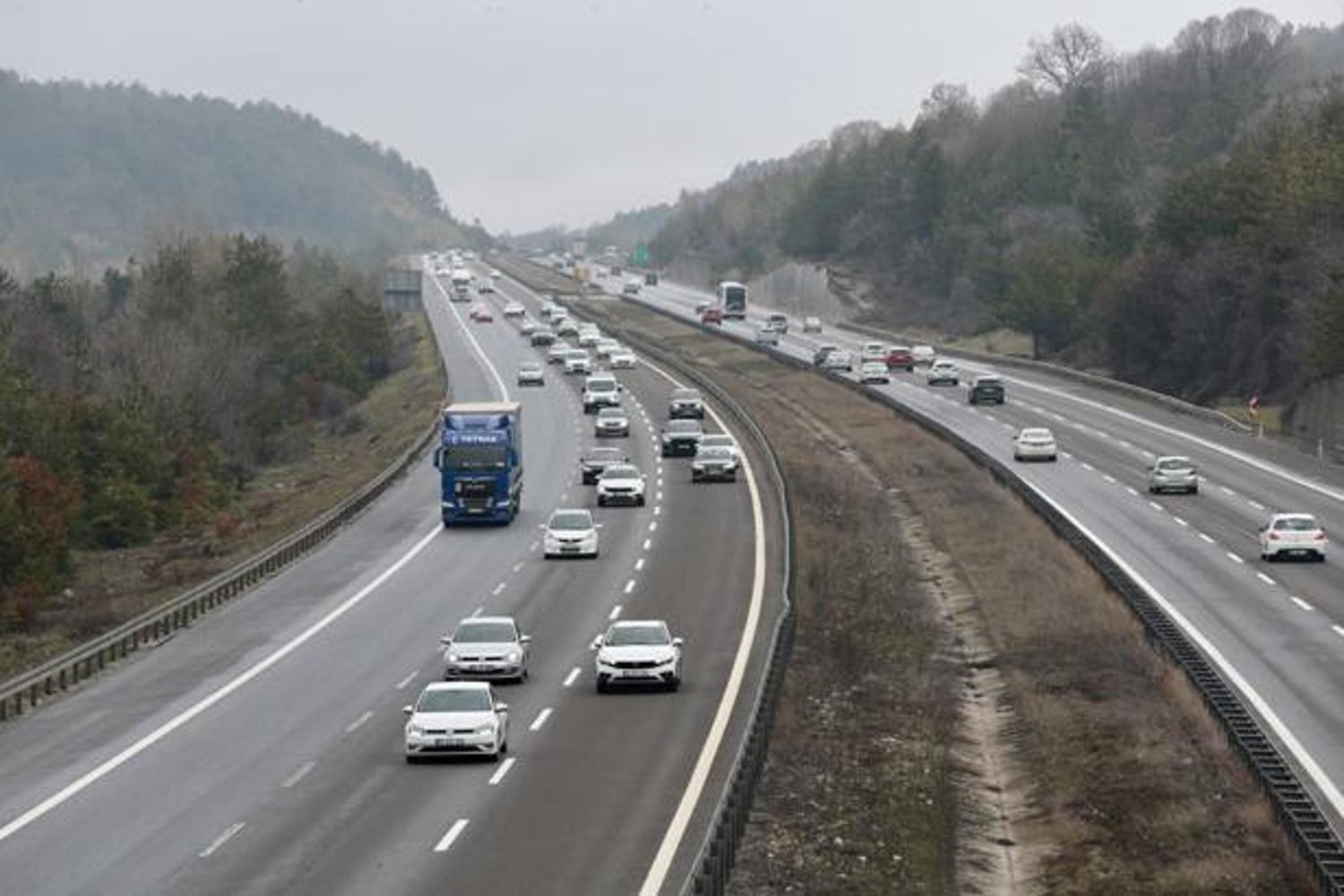Tatilciler Dönüşte Otoyol ve Karayolu Yoğunluğu Artıyor