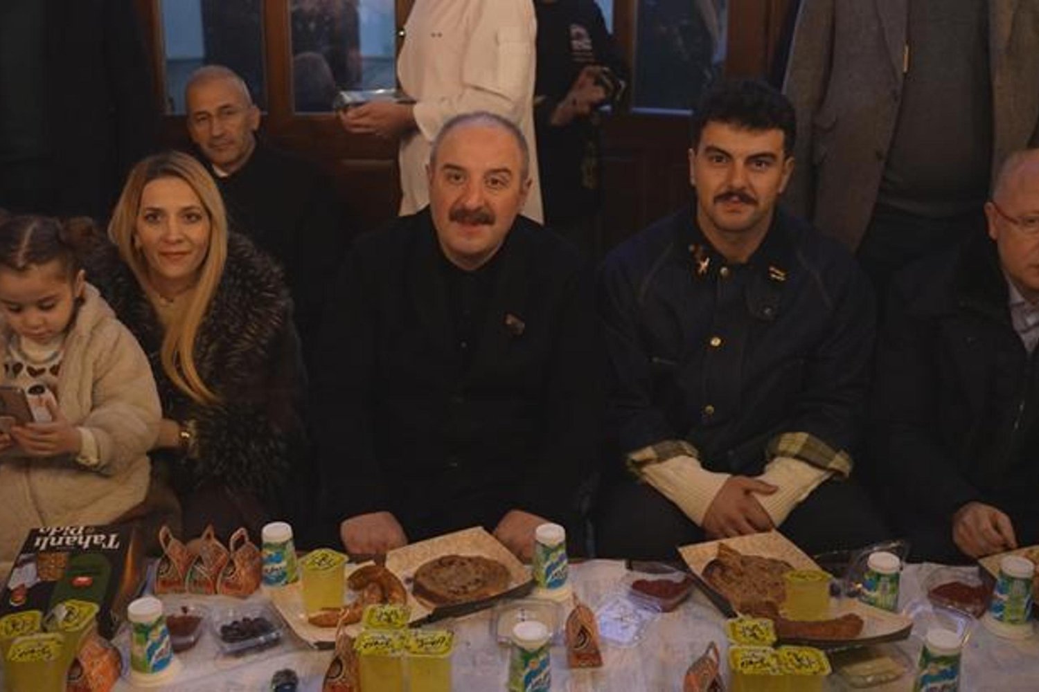 Bursa'da Ramazan Geleneği Devam Ediyor: Mustafa Varank, Tarihi Meydanı Doldurdu