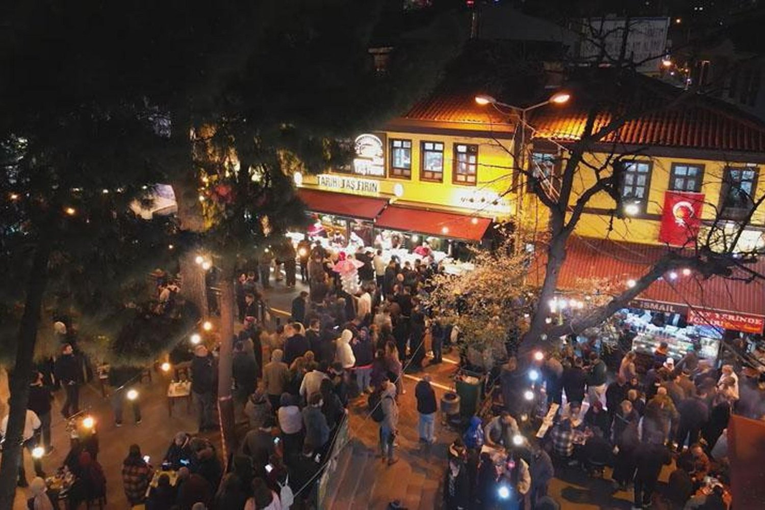 Ramazan'da Bursa'da Tahinli Pide ve Simit Sürprizi