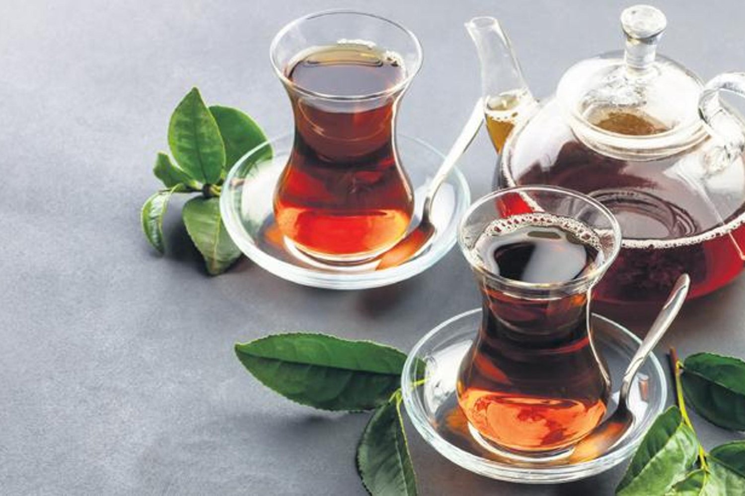 Sağlık ve Lezzet İçin Çayın Demlenme Şekli Önemli: Cam Demlik Daha Faydalı