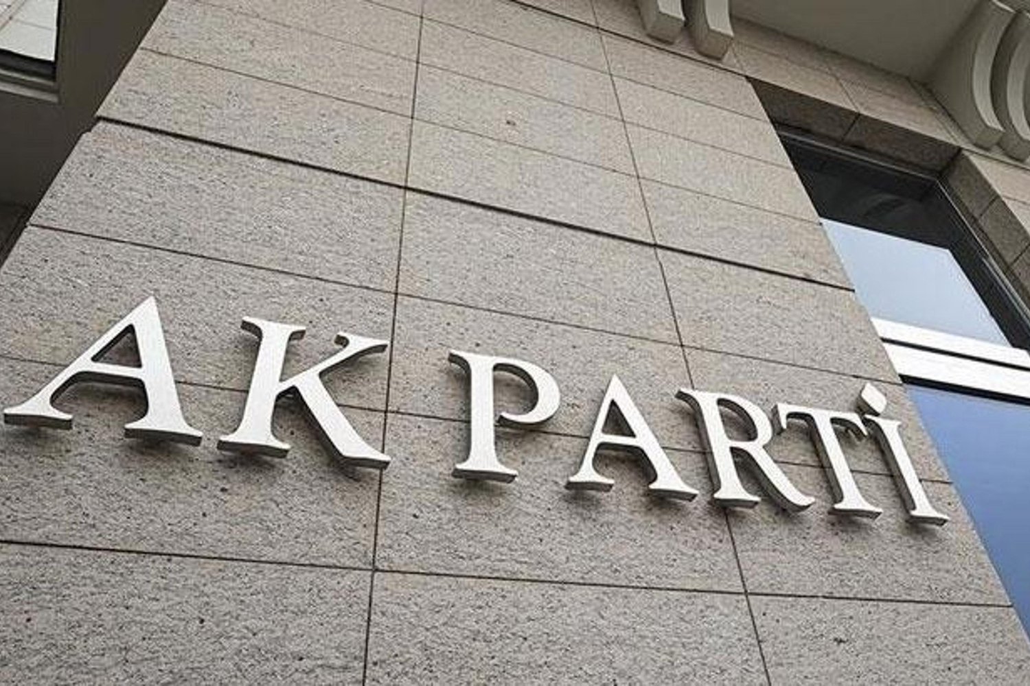AK Partide Bayramlaşma Programı Belli Oldu! CHP ve Diğer Partilerin Planları Neler?