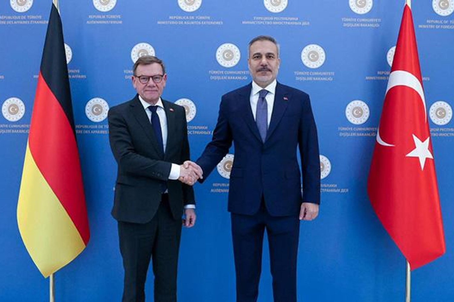 Orta Doğu'da Yeni Gerilim: Irak'ta Karargah Vuruldu, Onlarca Ölü ve Yaralı Var