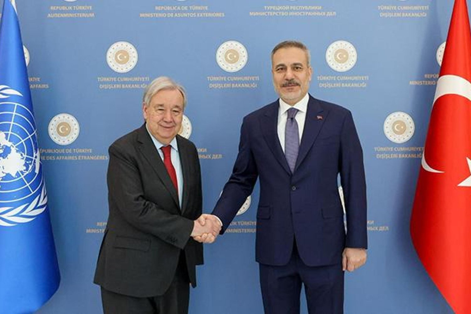 Orta Doğu'da Savaş 13. Gününde Irak'ta Karargah Vuruldu: Onlarca Ölü ve Yaralı Var