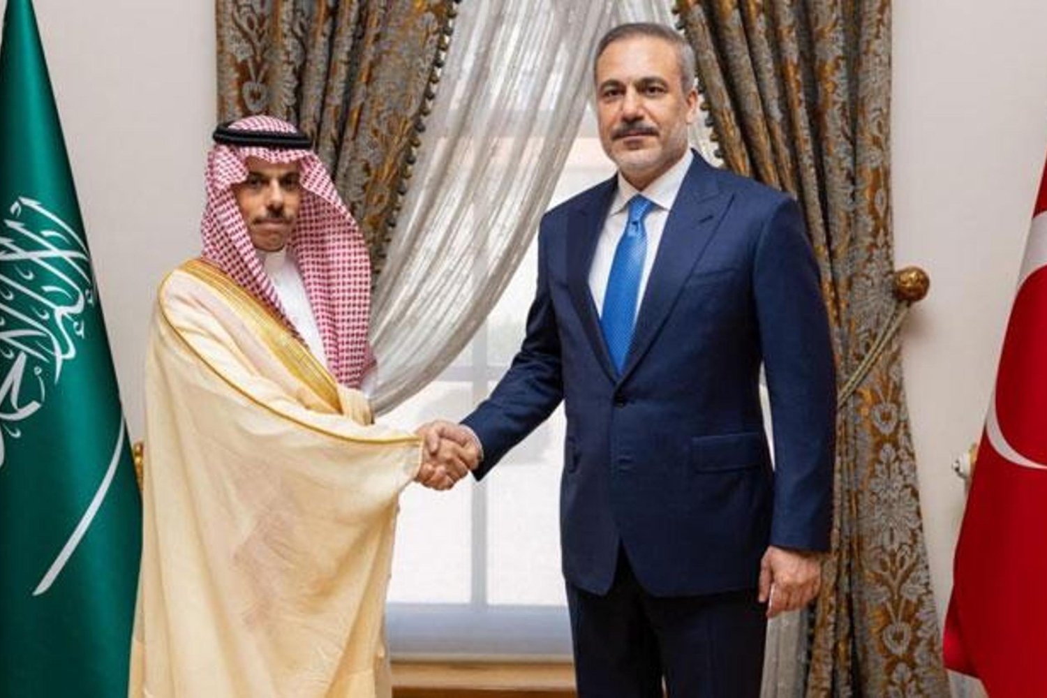 Dışişleri Bakanları Arasında Savaş Durdurma Girişimi: Hakan Fidan ve Faysal bin Ferhan Telefon Görüşmesi