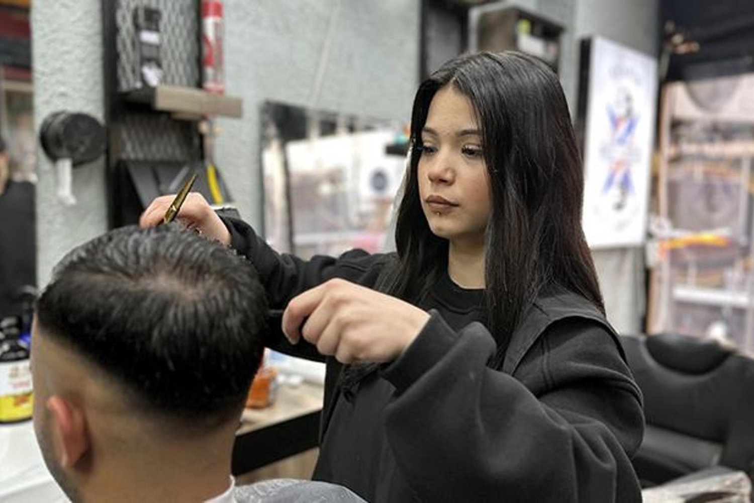 Gelin Tanış Olalım: Kadın Elektrik Berber Ailesine Katıldı!