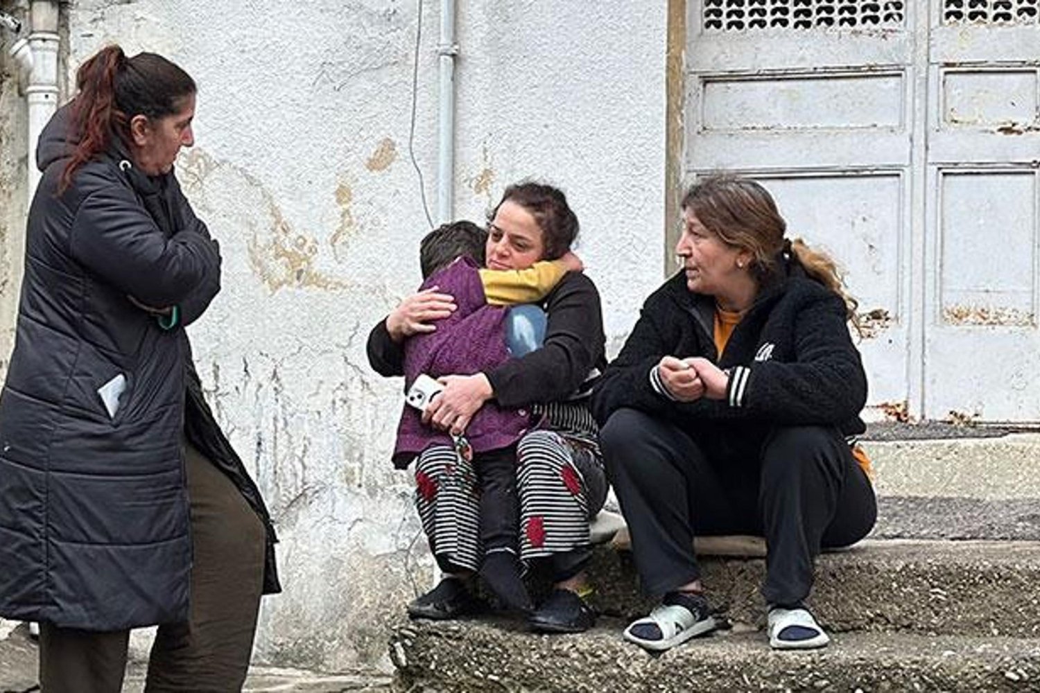 Yangın Saniyelerle Söndürüldü! Çocuk Çakmakla Oynarken Felaket Eşiğinden Döndü