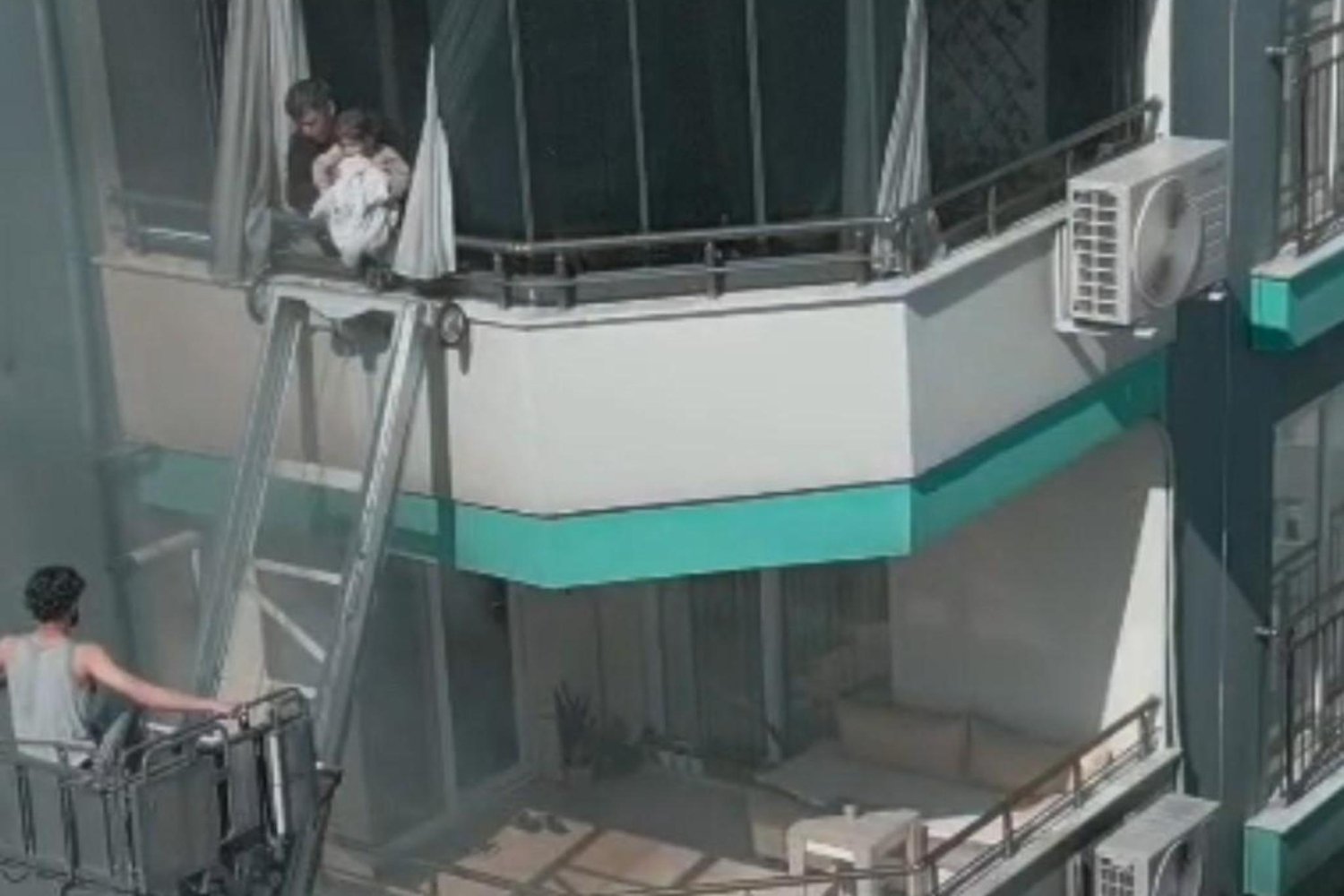 Adana'da Yangınla İlgili Şok Gelişme: İtfaiyeci Kahraman, Yangını Çıkaran Kadını Serbest Bıraktı