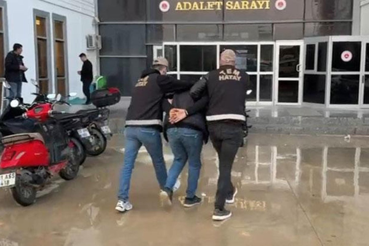 Hatay'da Firari FETÖ/PDY Hükümlüleri Yakalandı: Operasyon Detayları