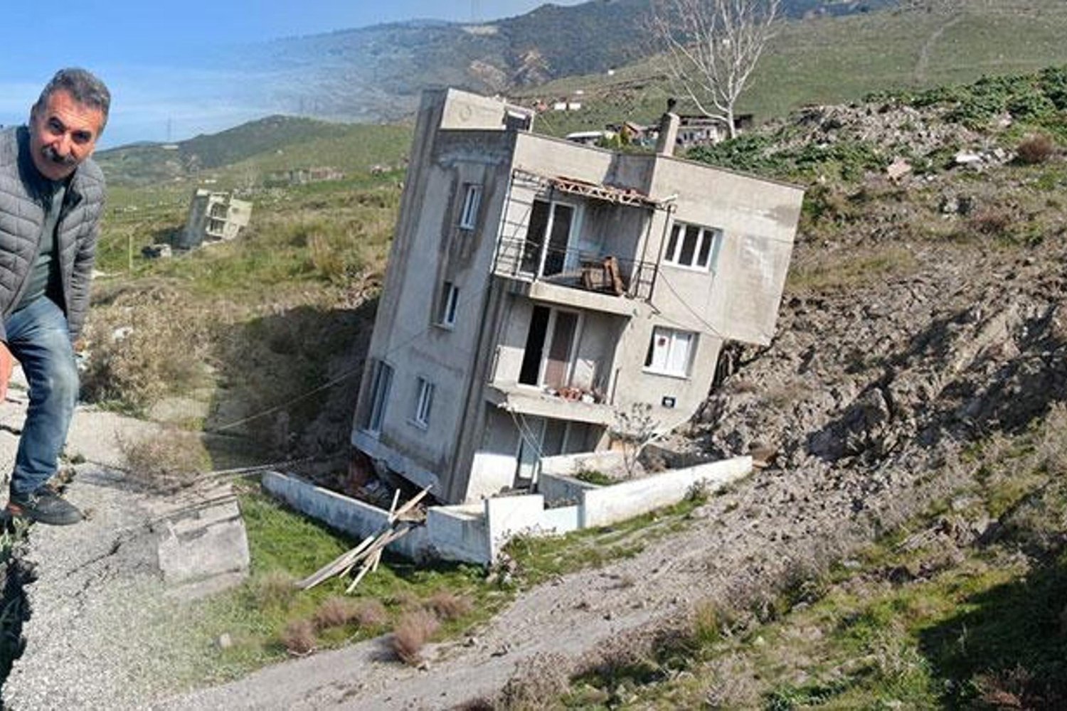 Harmandalı'da Toprak Kaymaları ve Çevresel Felaket Uyarısı