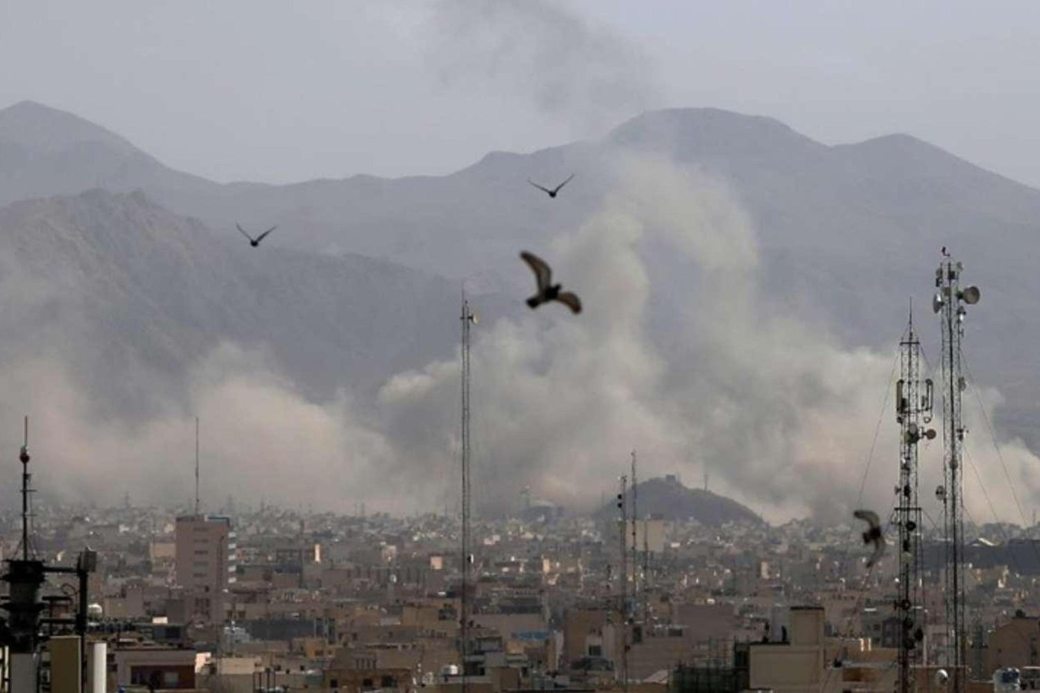 İsrail ve ABD İran'a Karşı Büyük Operasyona Başladı! Hipersonik Füzeler ve Kanlı Savaş