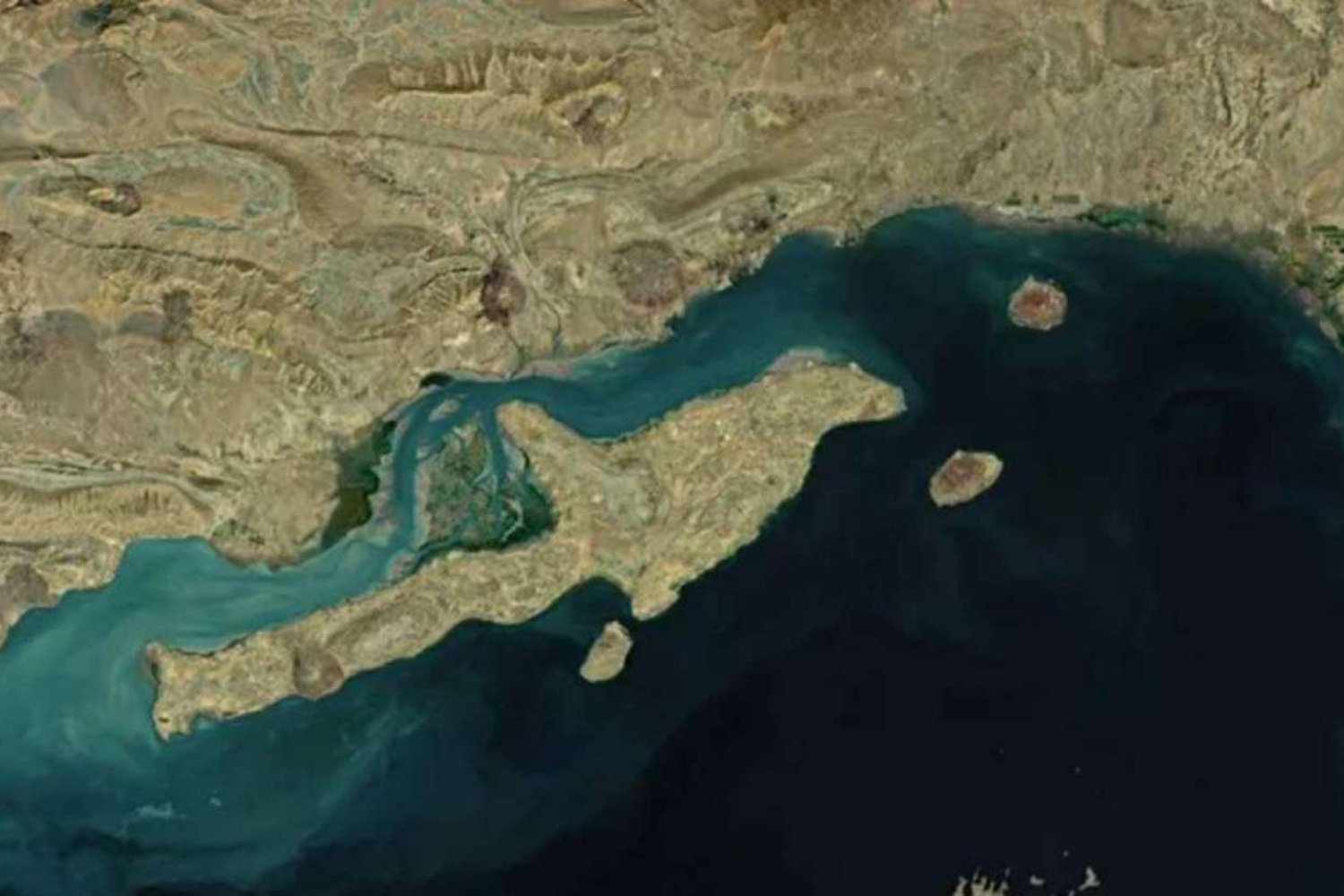 İran-İsrail-ABD savaşında yeni gelişmeler: Keşm Adası'nda saldırı iddiası