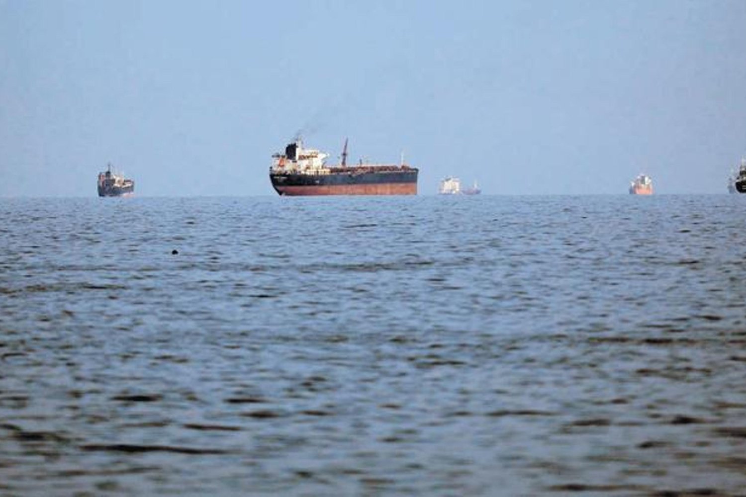 Kriz Büyüyor: İran Hürmüz Boğazı'nı Kapattı, ABD ve İsrail’e Savaş Tehdidi