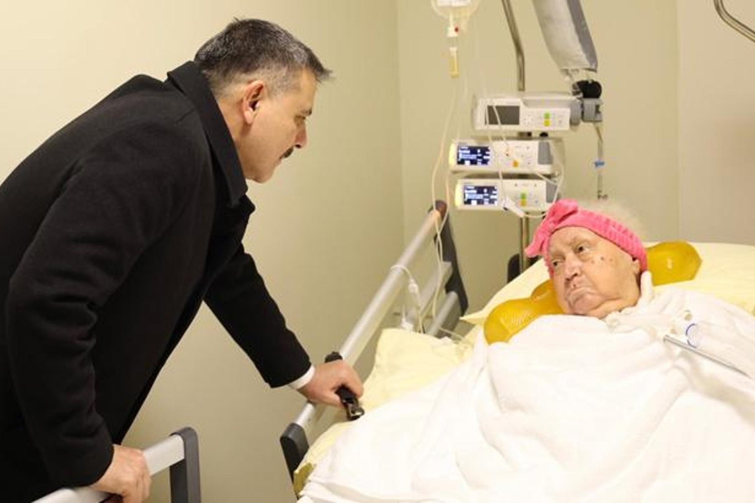 Bakan Çiftçi Öğretmenine Şifa Diliyor: En Değerli İzler Öğretmenlik