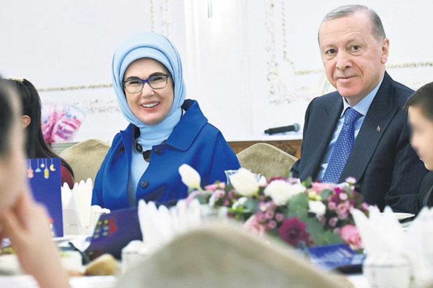 İftar Programında Cumhurbaşkanı Erdoğan Çocuklarla Buluştu: Sıcak Anlar ve Sürpriz Hediyeler