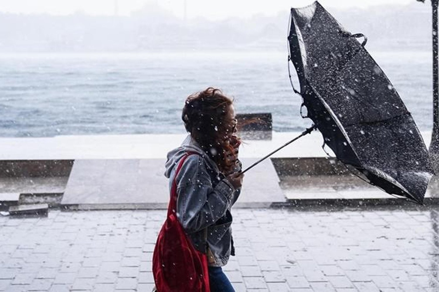 Kuvvetli Yağış ve Fırtına Uyarılarıyla Türkiye Alarmda