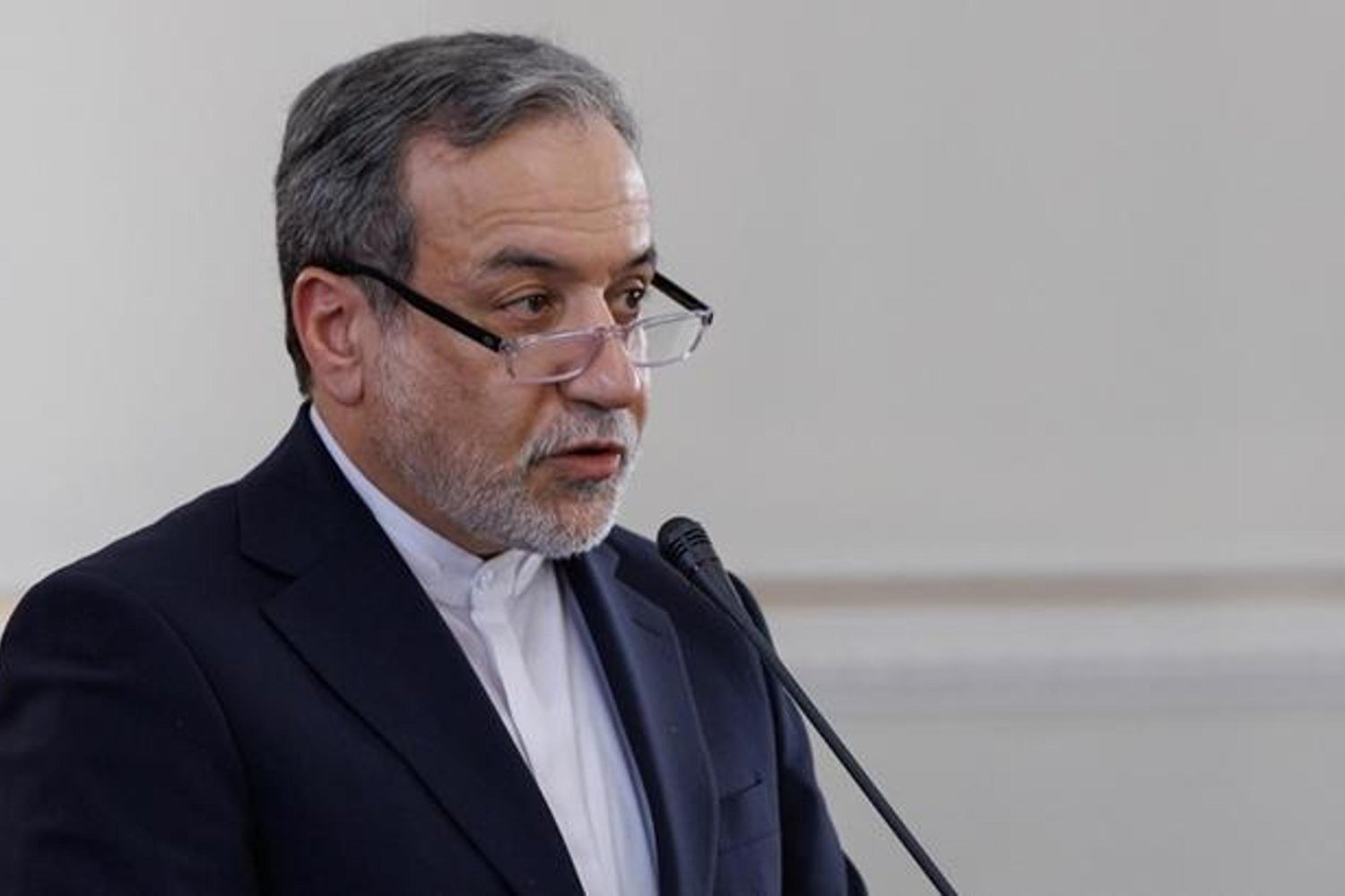 İran ve ABD Gerilimi Yükseliyor: Bakan Erakçi Müzakereleri ve Bölgesel Saldırıların Detayları