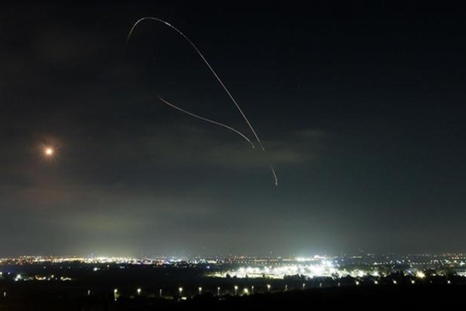 İsrail ve İran Gerilimi Tırmanıyor: Yeni Füze Saldırısı ve Güneyde Panic