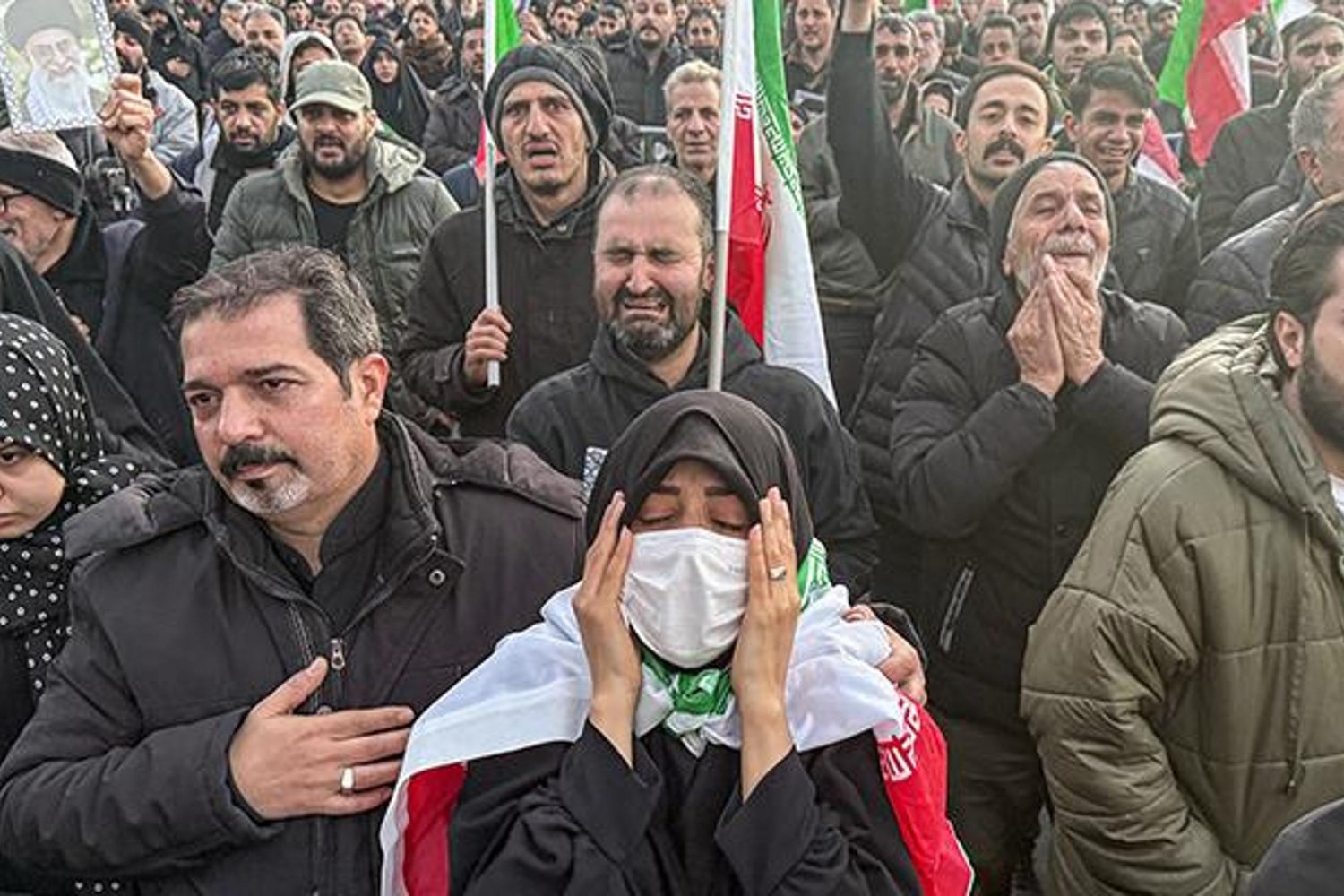 İran'da Halk Sokaklara Çıktı: Hamaney'in Ölümü İran ve Irak'ta Protestolarla Anıldı