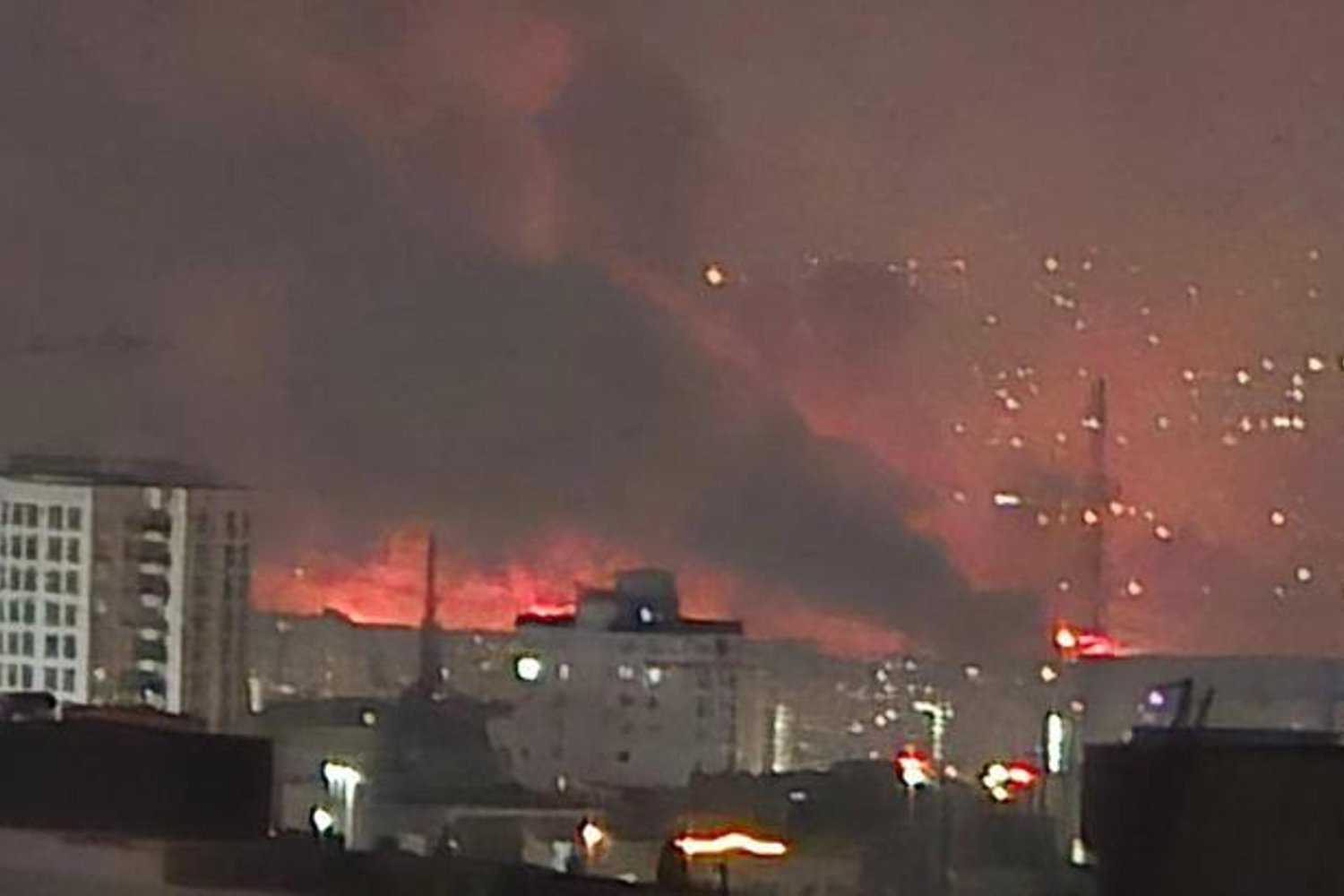 İran'da Son Dakika Saldırısı: Tahran'daki Mehrabad Havalimanı Yoğun Bombardımanla Karıştı