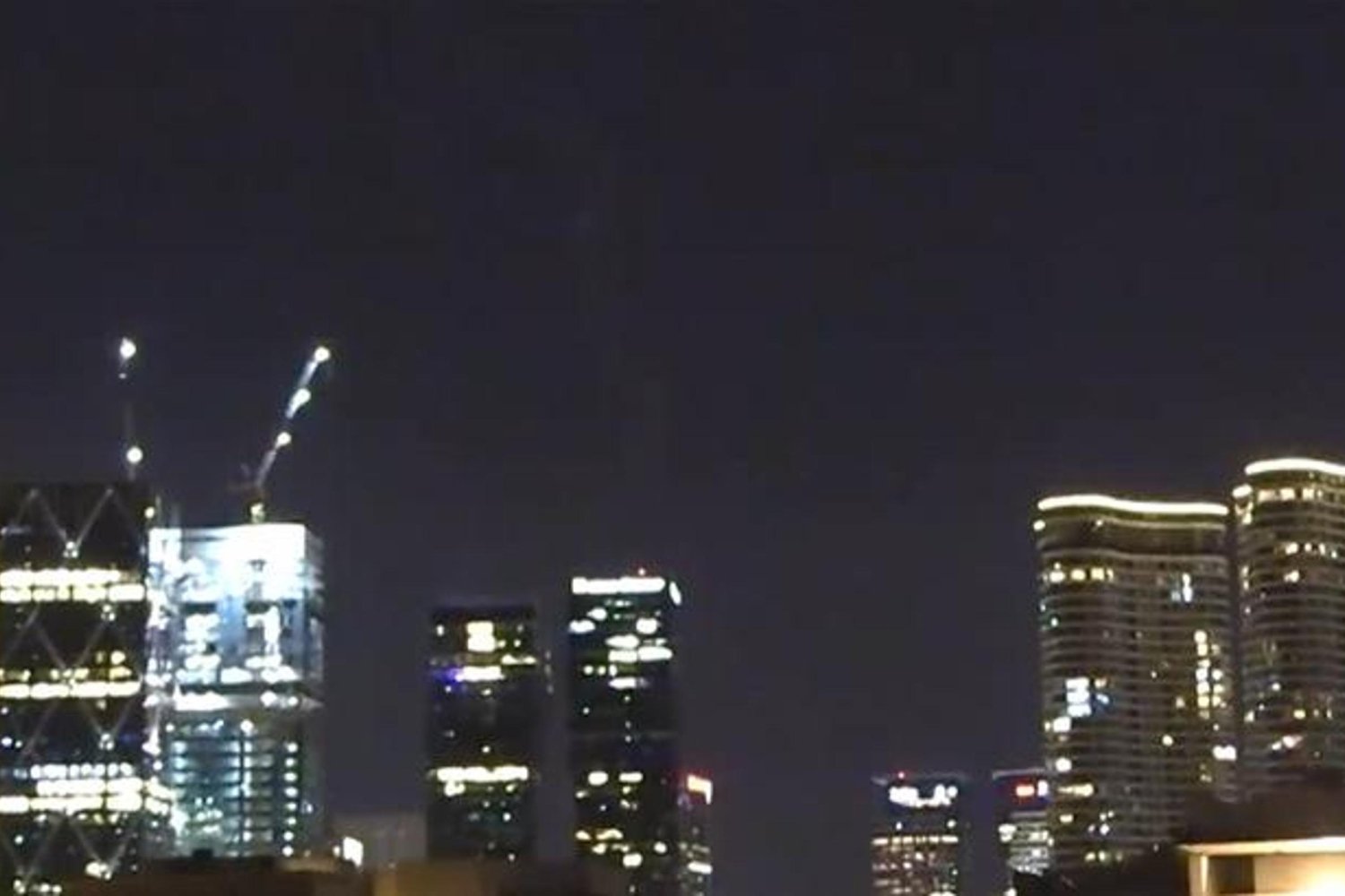 İsrail İran Füzeleri Tehdidine Karşı Hava Savunmasını Devreye Soktu