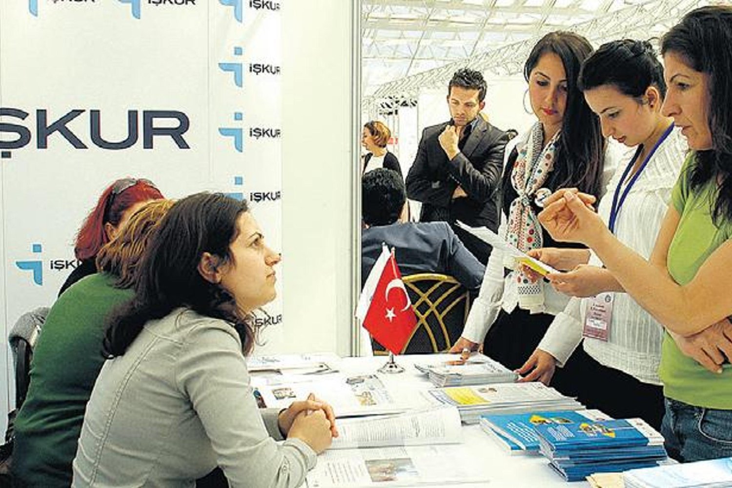 İşsizlikle Mücadelede Yeni Rekor: Ocak-Şubat Döneminde 318 Bin Açık İş