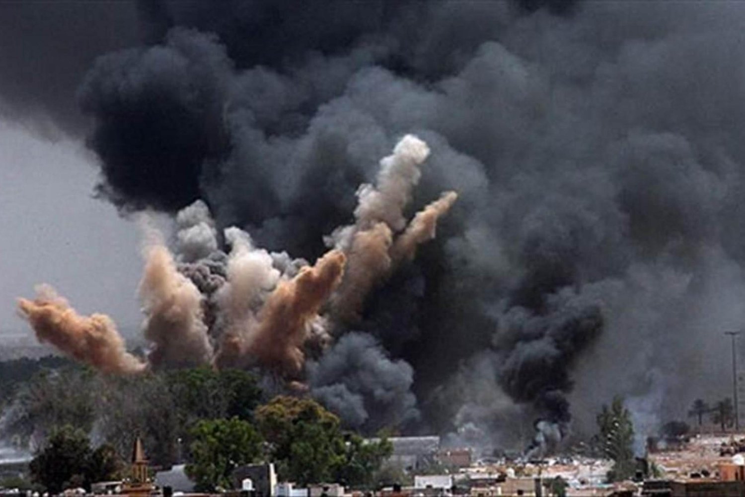 İran'da Kanlı Saldırılar ve Hamaney'e Suikast: Tahran'da Çatışma Çığlıkları