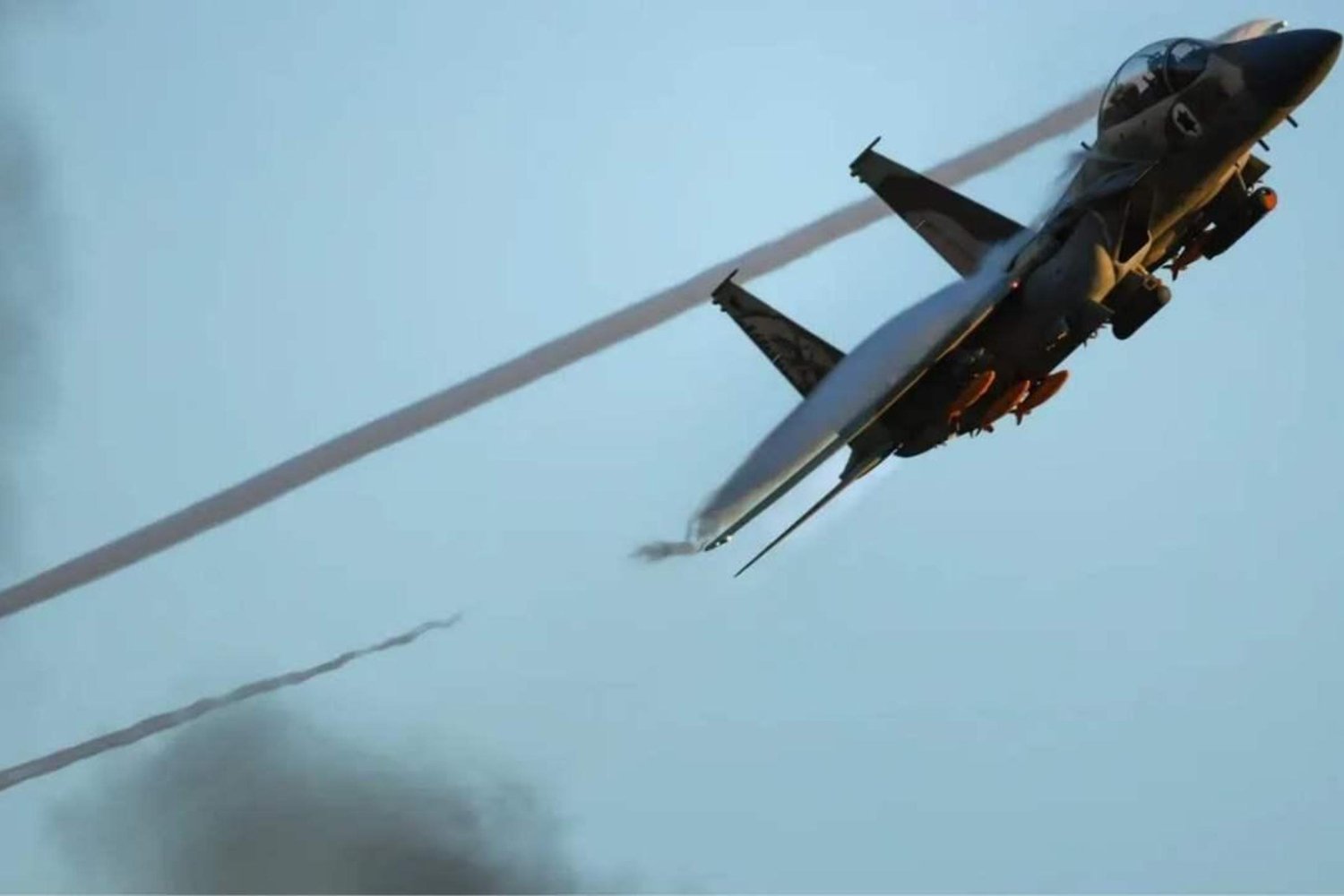 İsrail Lübnan'a Saldırdı: Sur'daki Köprü ve Çevresinde Yoğun Bombardıman