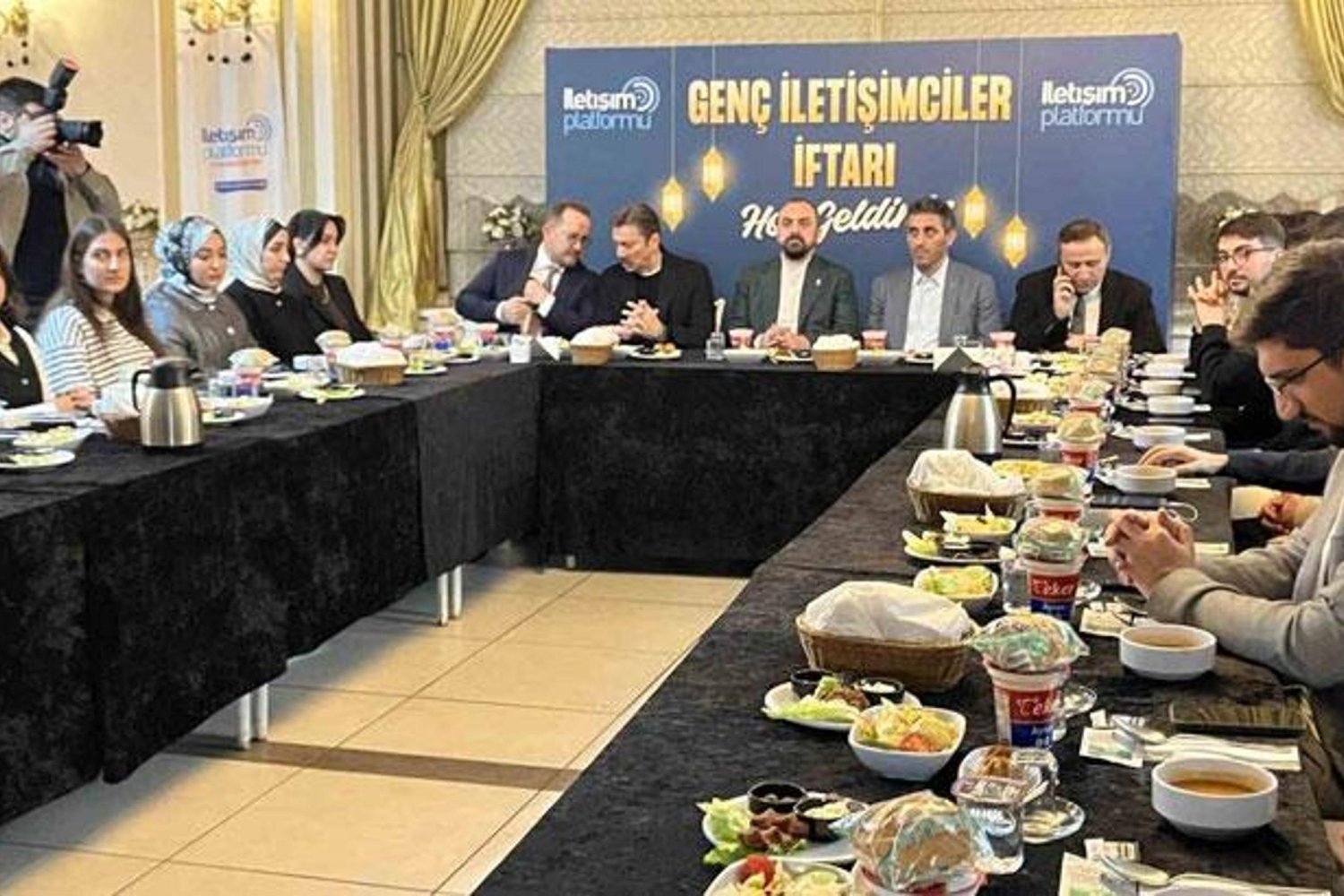 İletişim Uzmanı Acar Gençlerle Sektör Deneyimlerini Paylaştı! Ramazan Buluşması