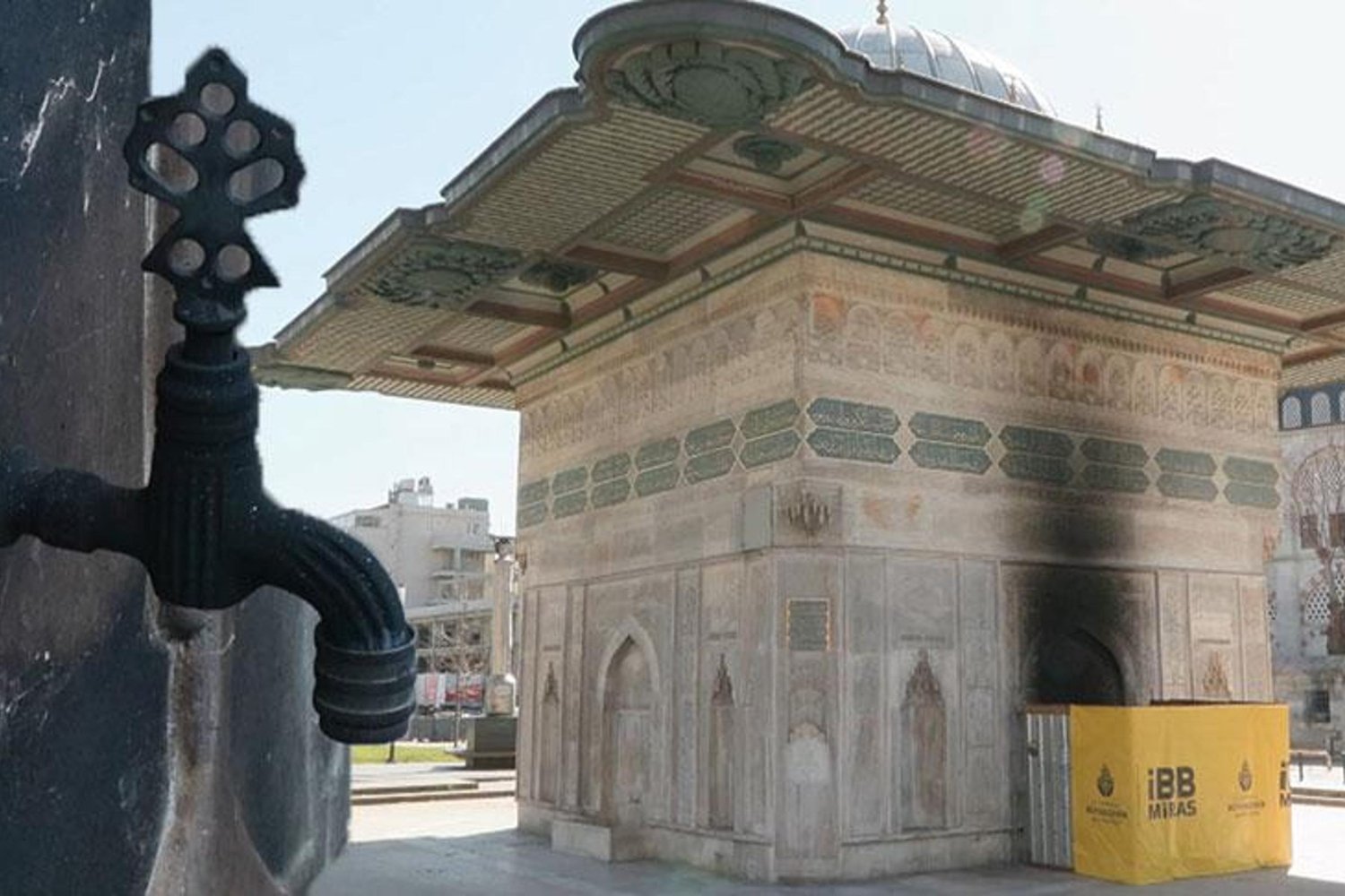 İstanbul'un Tarihi Çeşmesi Tophane Çeşmesi Vandalizme Kurban Gitti, Zarar Gördü