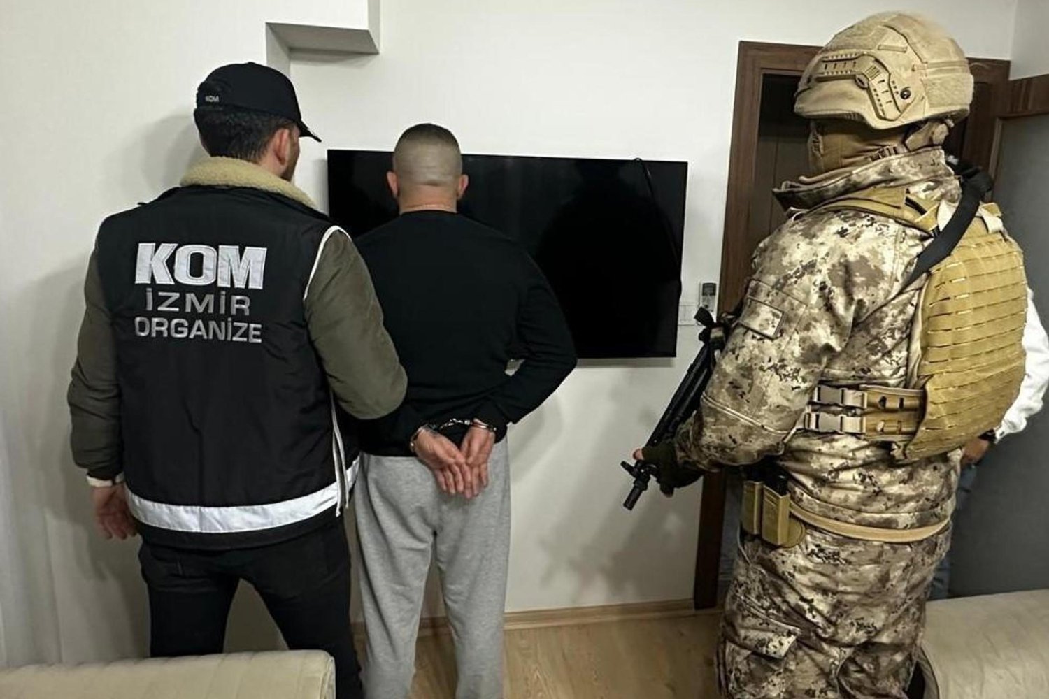 Narkotik Operasyonunda 17 Şüpheli Yakalandı, 7'si Tutuklandı