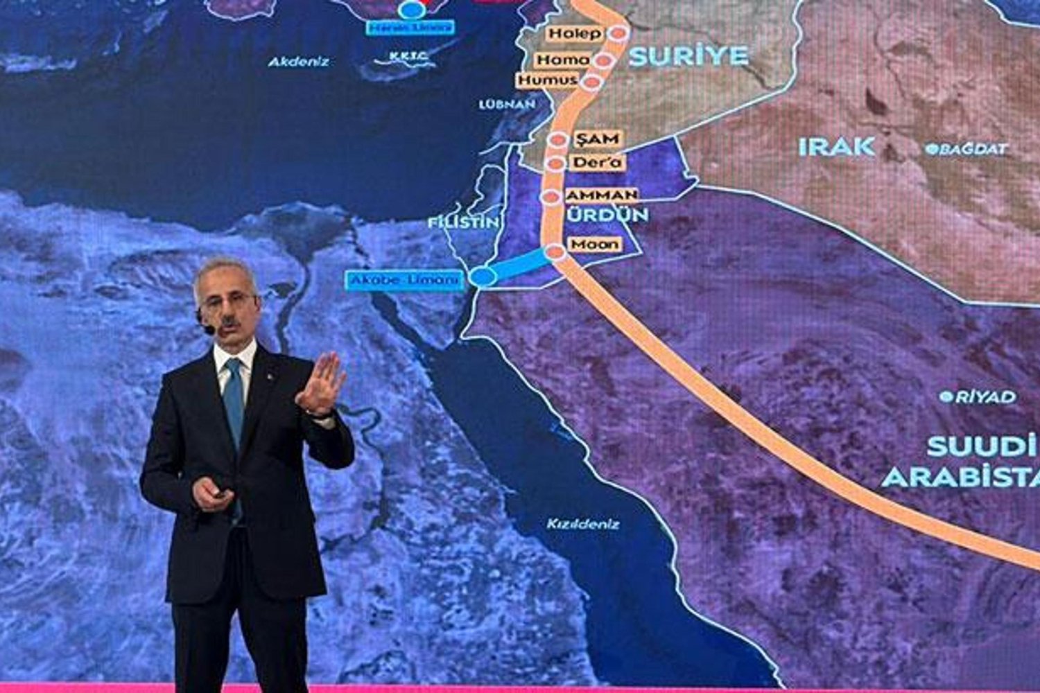 Ulaştırma Bakanı Uraloğlu, Türkiye'nin Jeostratejik Konumu ve Kalkınma Yolları Projeleriyle Güçleniyor