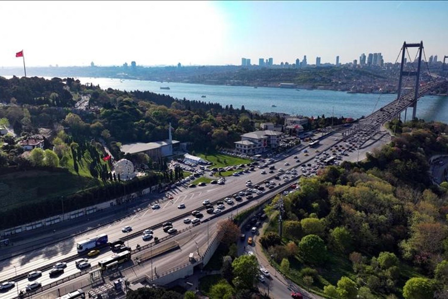 Bayramda Ücretsiz Otoyol Geçişleri ve Toplu Taşıma Hizmetleriyle Tatil Keyfi