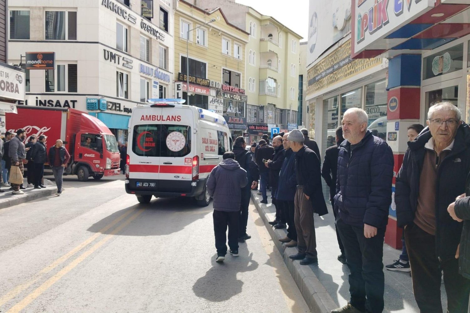 Kırmızı Çatı ve Silah Ateşi Şok Etkisi Yarattı!