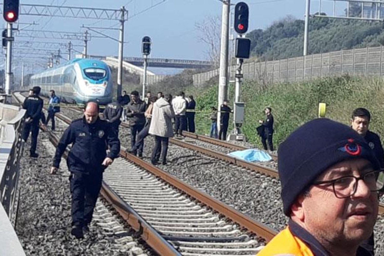 Körfez Hereke Sahilinde Üzücü Tren Kazası: Bir Kişi Hayatını Kaybetti