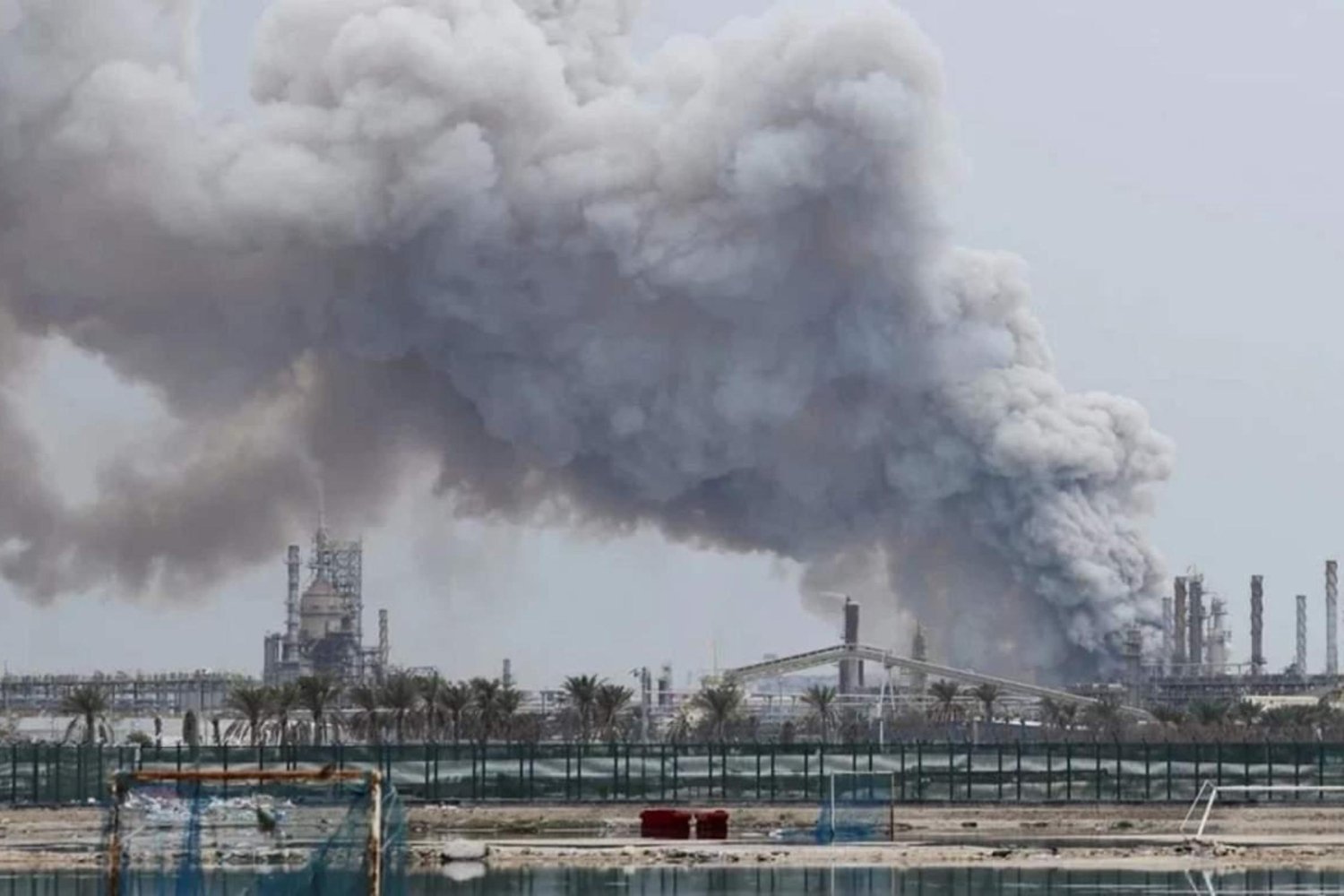 İran’dan Kuveyt’e Saldırı İddiası: İsrail Sahte Bayrak Kullanıyor